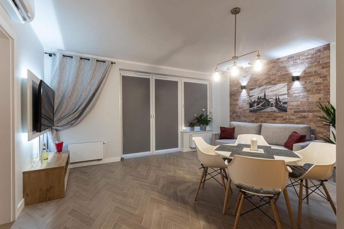 B&W Luxurious Apartment In The Center Of Wroclaw Breslávia Exterior foto