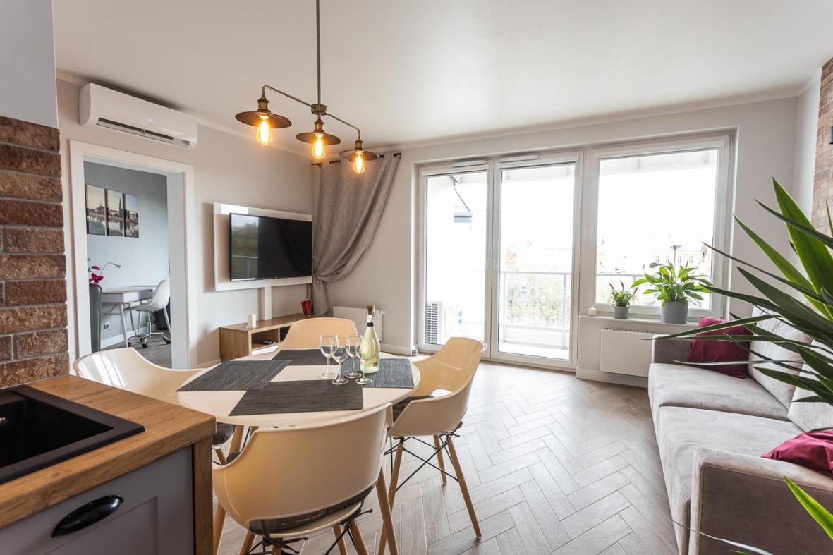 B&W Luxurious Apartment In The Center Of Wroclaw Breslávia Exterior foto